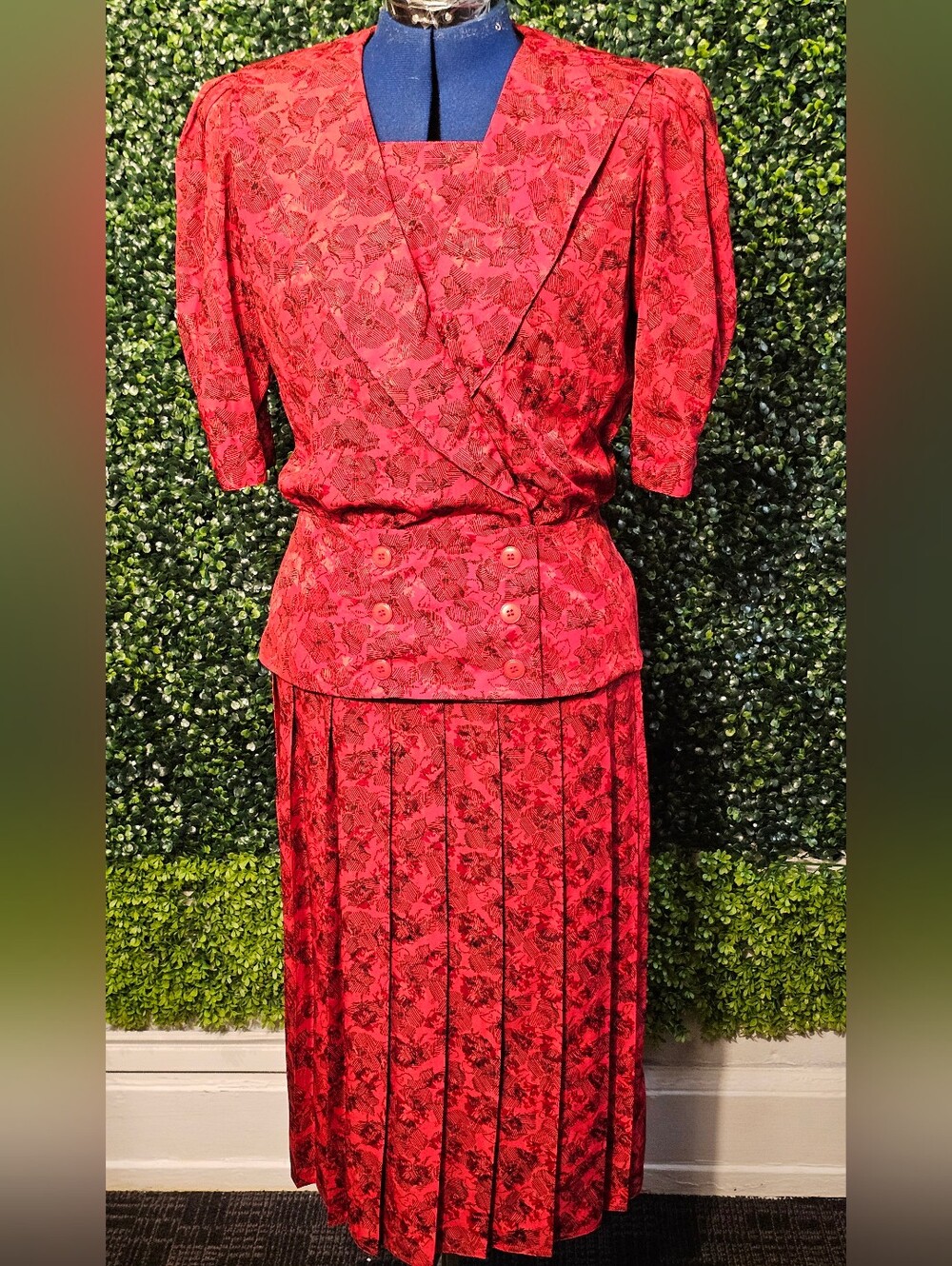 Maggy Boutique 2 Piece Womens Suit